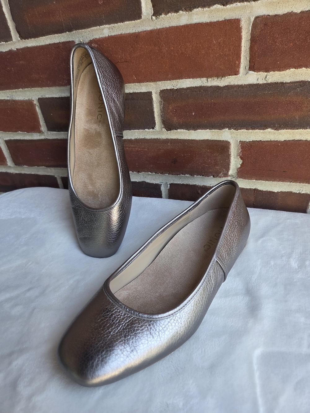 Vionic Orinda Metallic Silver Leather Ballet Flats US 6.5 Wide